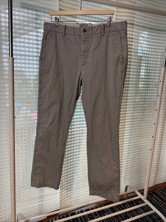 Levi's Men's Light Gray Chino Pants