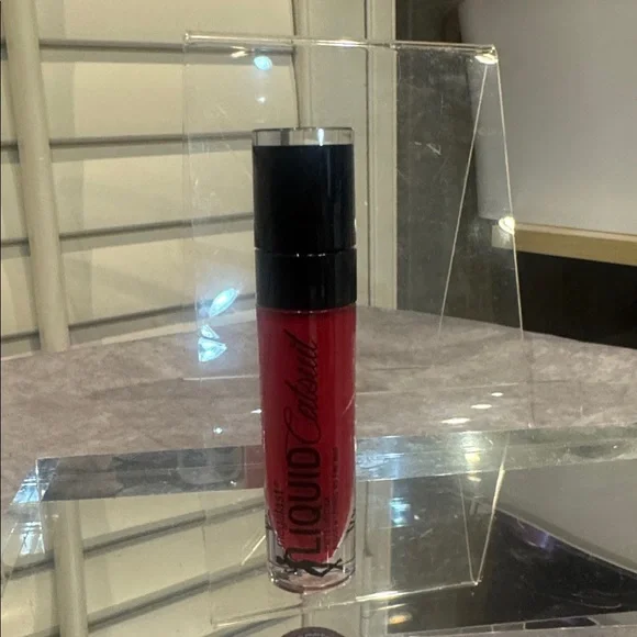 Wet Wild Megalast Liquid Catsuit Lipstick‎ 930B Missy And Fierce Matte Lip Stick