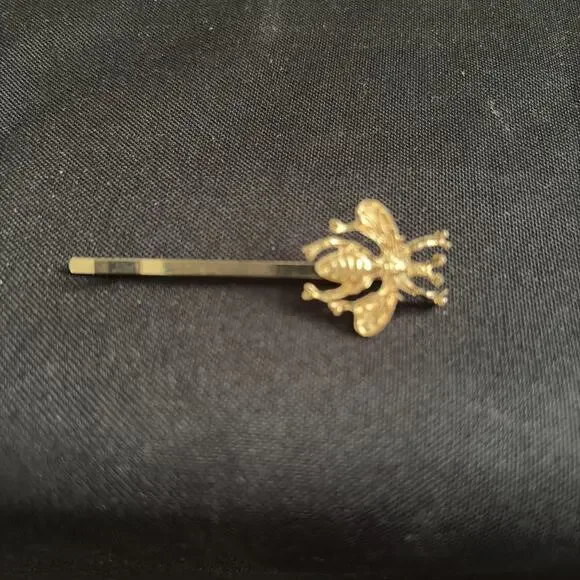 VINTAGE BEE INSECT BUG GOLD TONE METAL BOBBY PIN UP DO HAIR ACCESSORY