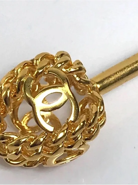 CHANEL Gold-Tone CC Chain Button