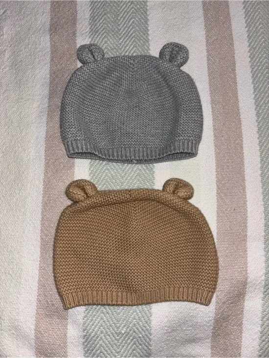 Baby GAP Knit Beanie in Camel and Gray