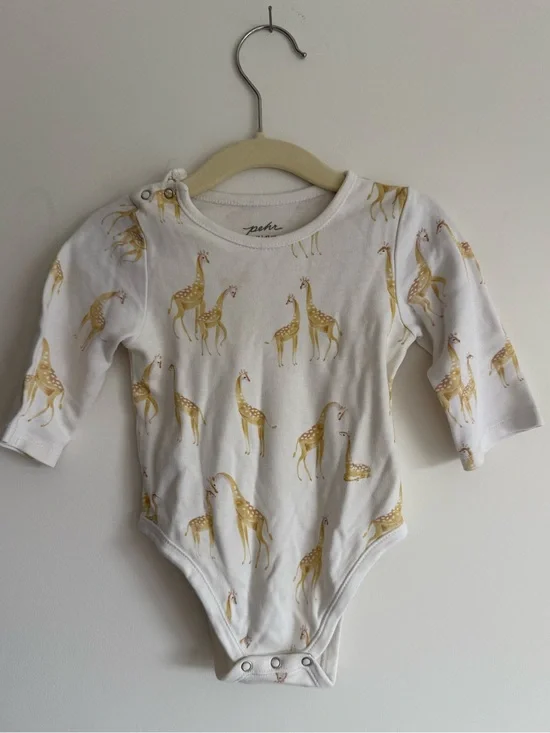 6-12m Pehr Giraffe-Print Onesie