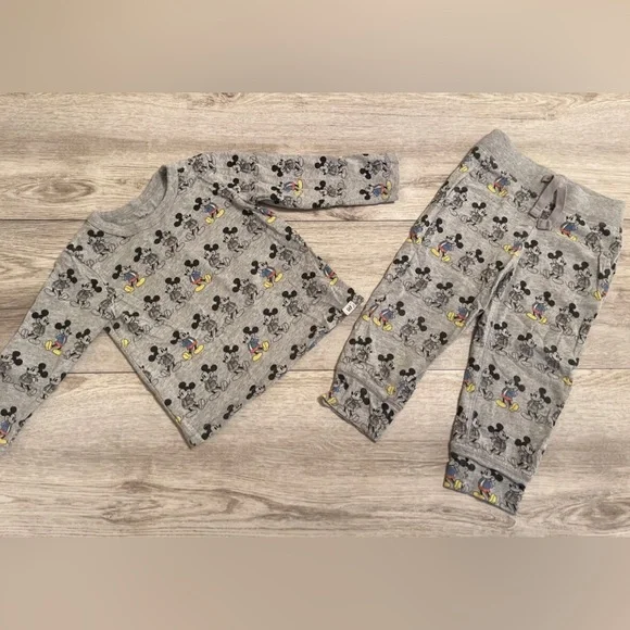 Gap Disney Mickey Size 3 Outfit