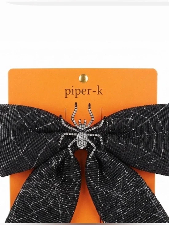 NWT ⚜️🖤⚜️ Piper K rhinestones hinged spider on a black big bow hair clip