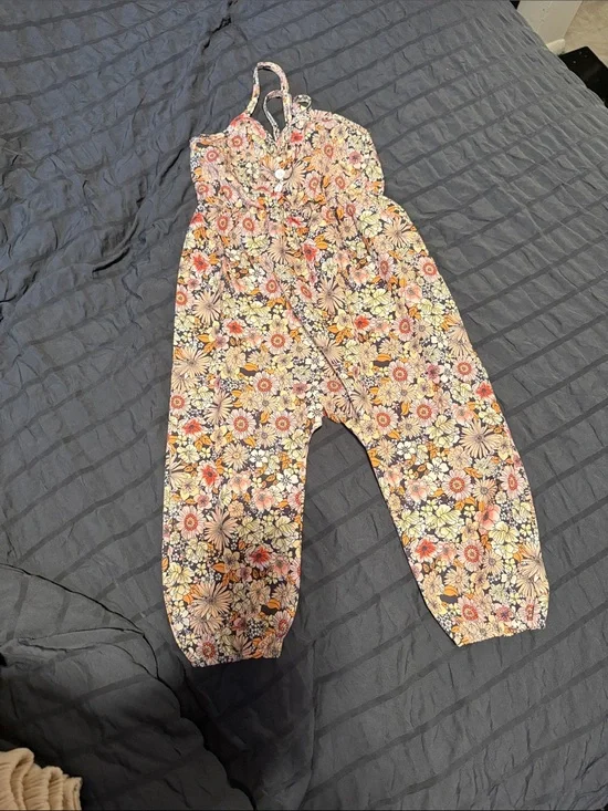 Girls Floral Print Sleeveless Jumpsuit in Multi-Color