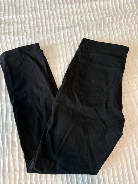 Men’s Wrangler Retro Slim Straight Black Pants.