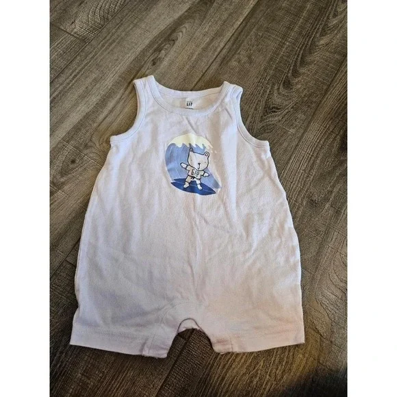 Baby gap romper 3-6‎ mos