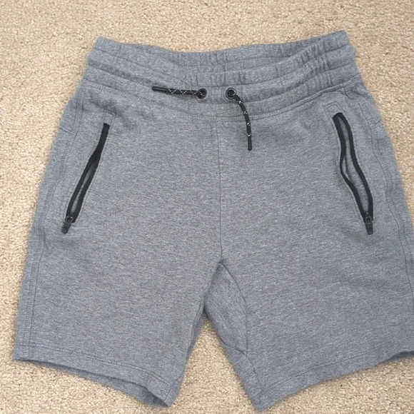 GAP Tech Heather Gray Drawstring Zip-Pocket Shorts