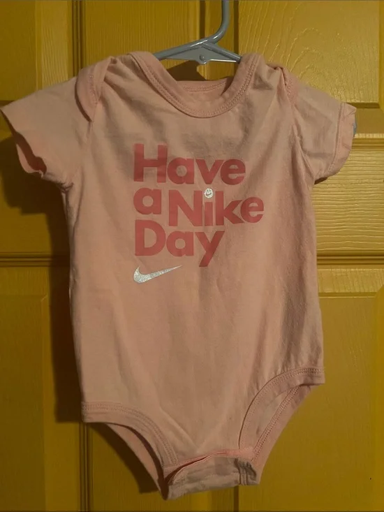 6-9 MONTHS BABY GIRL PEACH PINK ONESIE NIKE