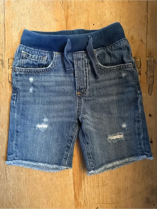GAP Kids Boys Pull-On Denim Shorts Size 5 YRS (2 pairs)