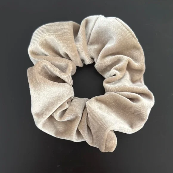 Madewell Elegant Oversized Large Velvet Cream Silk Hair Scrunchie
