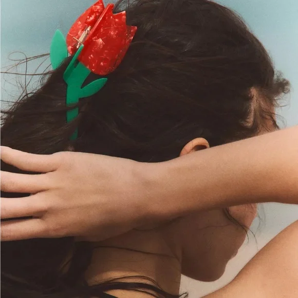 ZARA Tulip Hair Clip