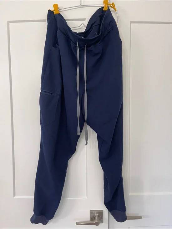Figs Men's Navy Drawstring Joggers with Side Pocket