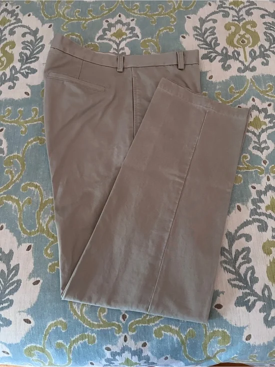 Banana Republic Men's Chinos in Taupe Gray