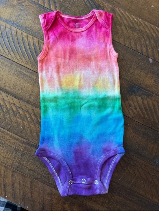 BRAND NEW Baby Rainbow Tie-Dye One-Piece Bodysuit - onesie 18 months MADE BY ME