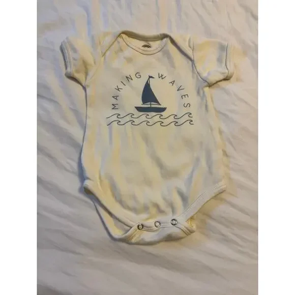 Emerson & friends cream sailboat onesie 6-12 mos EUC