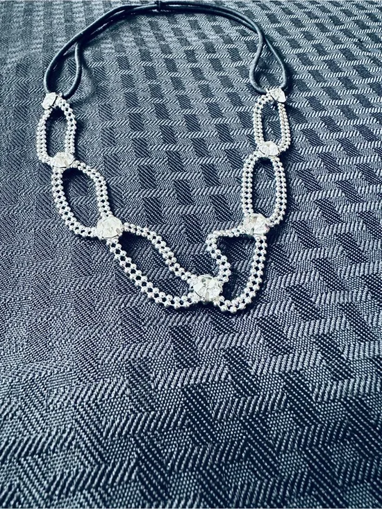 Elegant Crystal Loop headband - Silver Tone