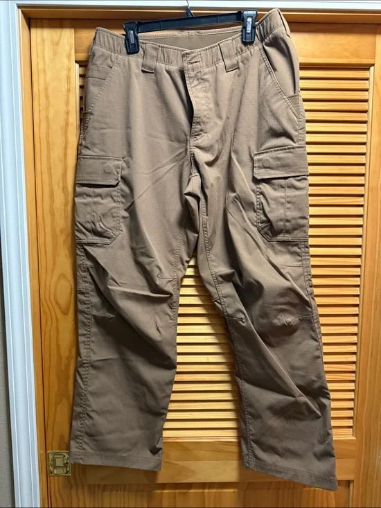 Under Armour Men’s Cargo Pants in Light brown- Tactical Utility Workwear 36x30