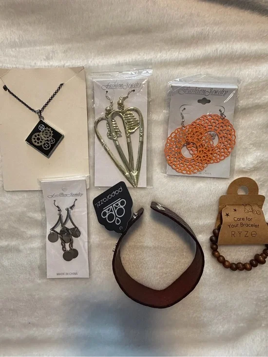 6/25 jewlery bundle