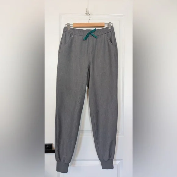 FIGS Men’s Tansen Jogger Scrub Pants Graphite Size Small