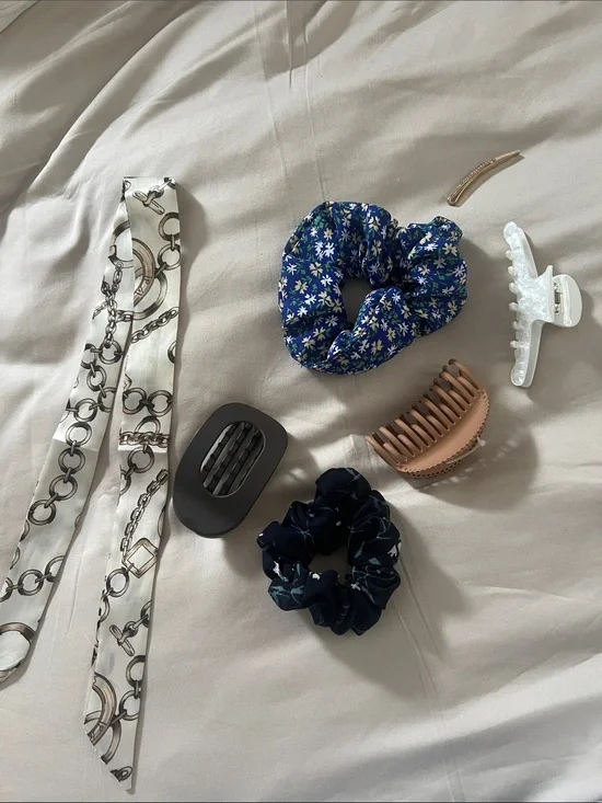Assorted Women’s Hair Accessories Set - Blue Floral Scrunchies & Clips