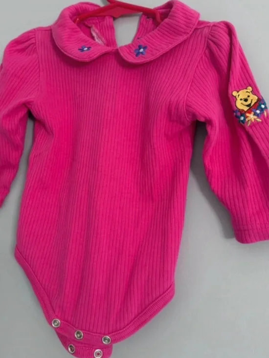 VTG Disney 90s Winnie the Pooh 100 acre collection, pink ribbed bodysuit. 12M
