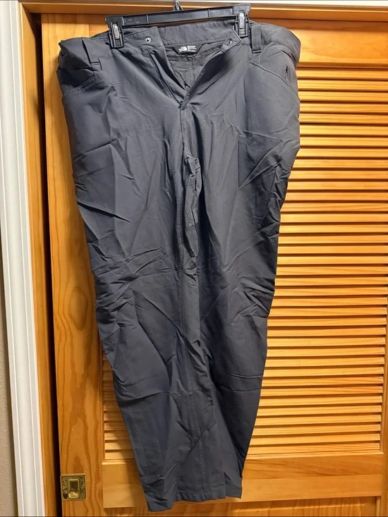 The North Face Men's Gray Stretch Chinos - Lightweight Performance Pants40x30”