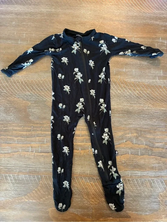 Kyte BABY Midnight Magnolia Zip Footed One-Piece