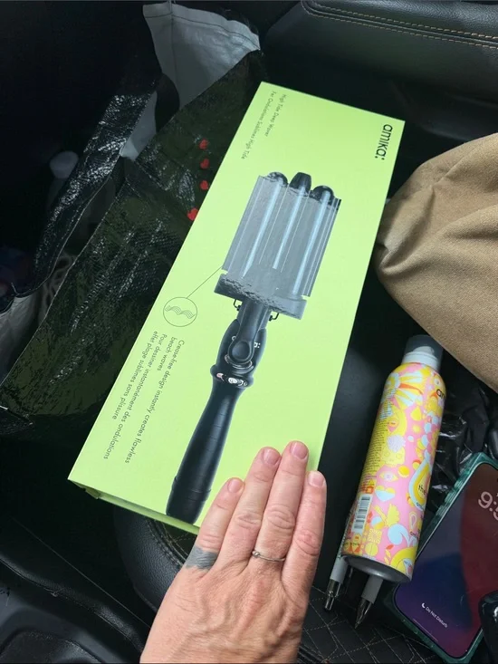 BNIB Amika beach waver