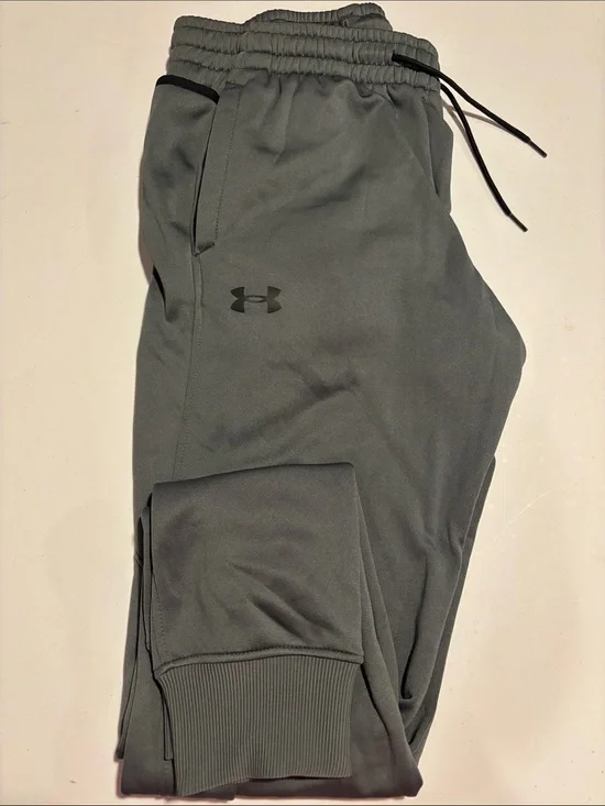 Under Armour Men’s Large Charcoal Gray Performance Joggers