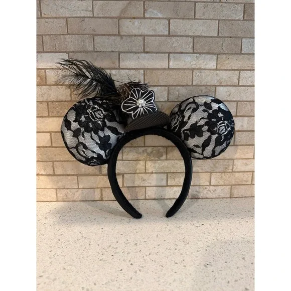 Headband Disney Parks Limited Lace Minnie Mouse Ears Resort RARE