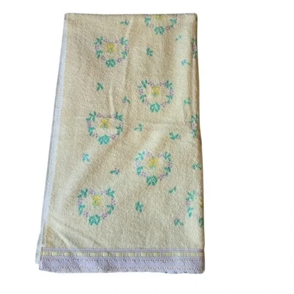 Vintage DUNDEE Bath and Hand Towel Yellow Heart‎ Print
