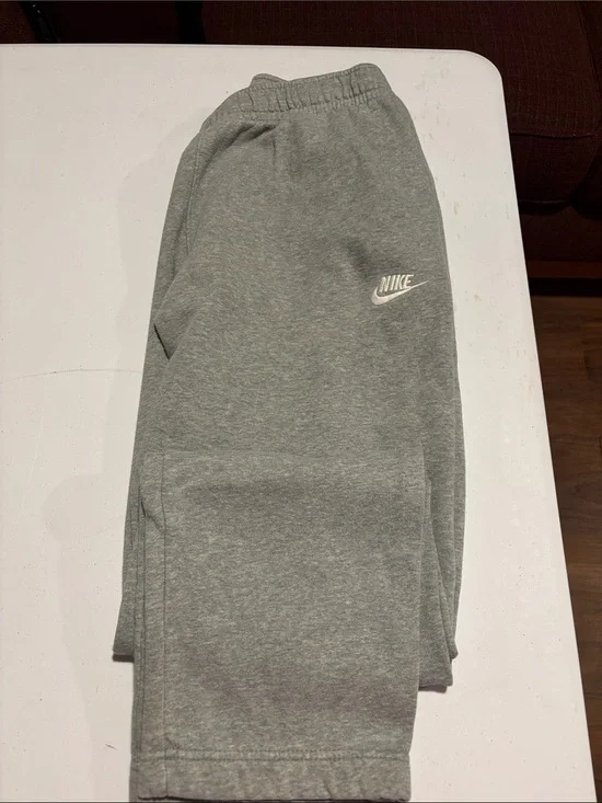 Nike Mens Large Gray Athletic Sweatpants with Logo