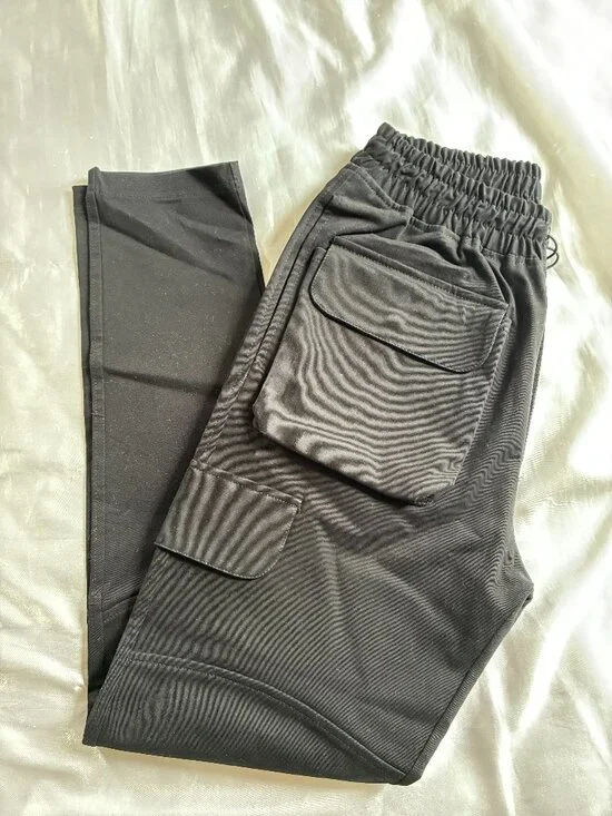 Represent Black Cargo Skinny Joggers. sz M