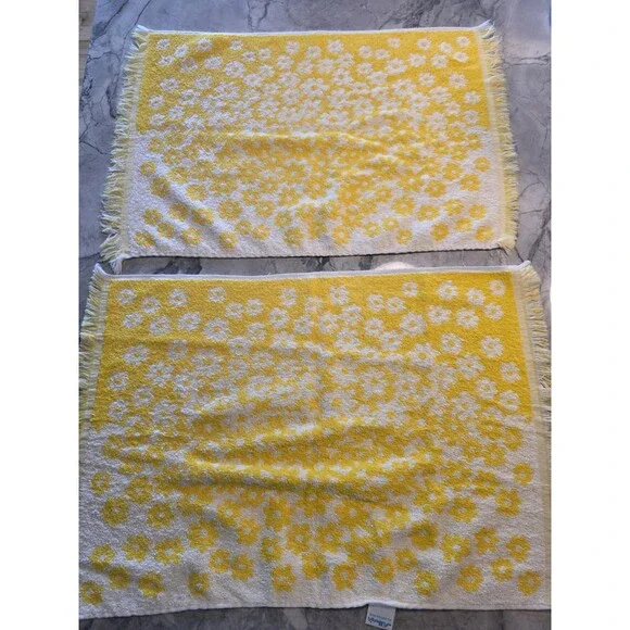Vintage St. Marys Floral Hand Towels Yellow White Daisy Fringe Mid Century Mod S