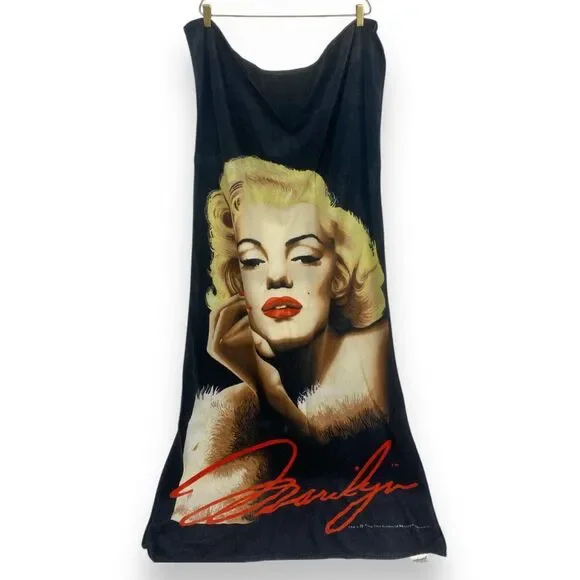 Marilyn Monroe The‎ Estate of Marilyn Monroe Beach Towel 1994 462