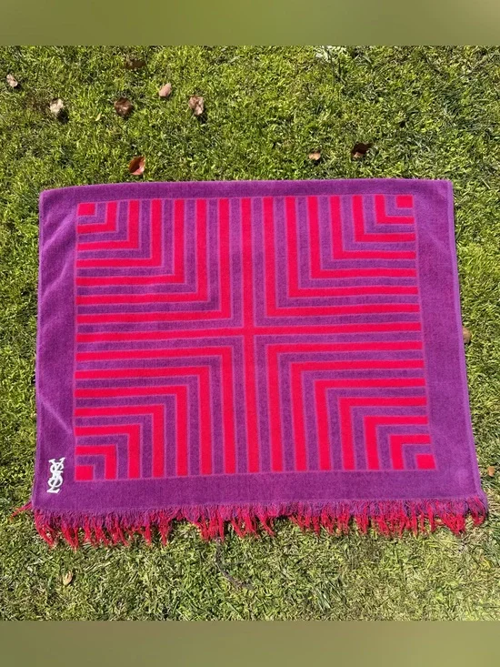 VTG Fieldcrest Yves Saint Laurent YSL Geometric Bath Towel Purple Red Fringe GUC