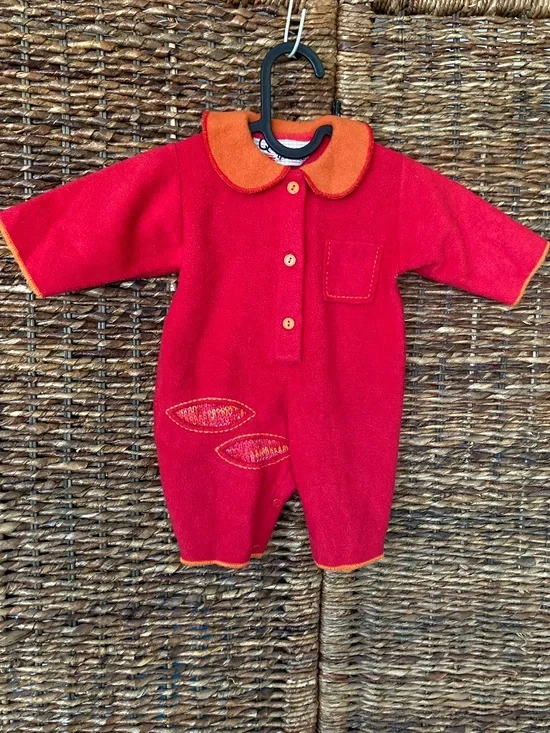 Vintage Q come quore baby fleece onesie size 3M