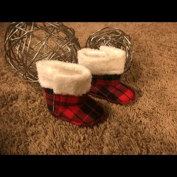Infant girl boots