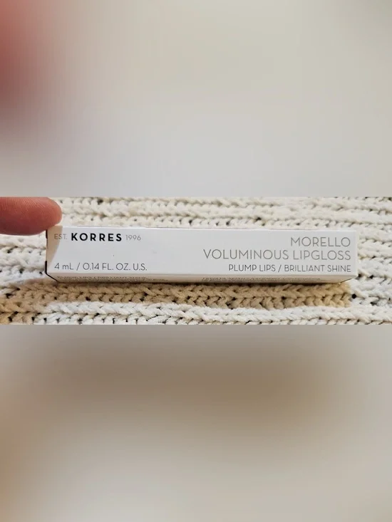 Korres Morello Voluminous Lipgloss - bloody cherry