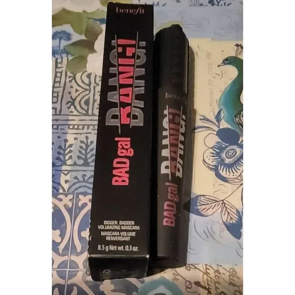 BENEFIT COSMETICS Bad gal Bang! Volumizing Mascara in Intense Pitch Black