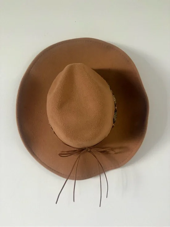Classic Wide-Brim Wool Blend Fedora Hat in Tan