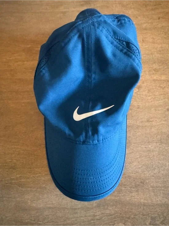 Nike women’s Deep Teal Performance Cap running hat