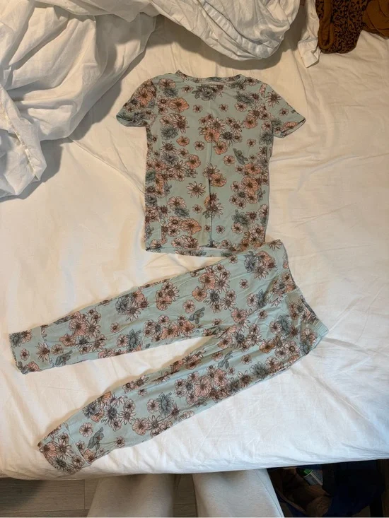 Posh Peanut Light Blue Floral Short-Sleeve Pajama Set