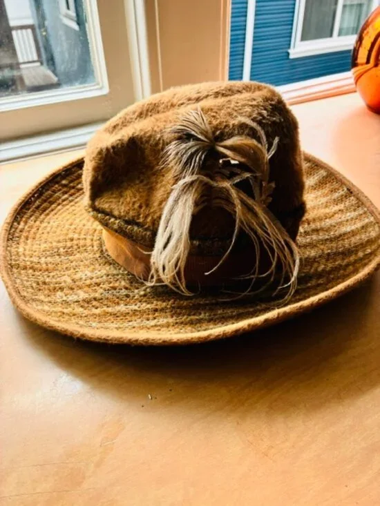 Vintage 1960s Leslie James hat