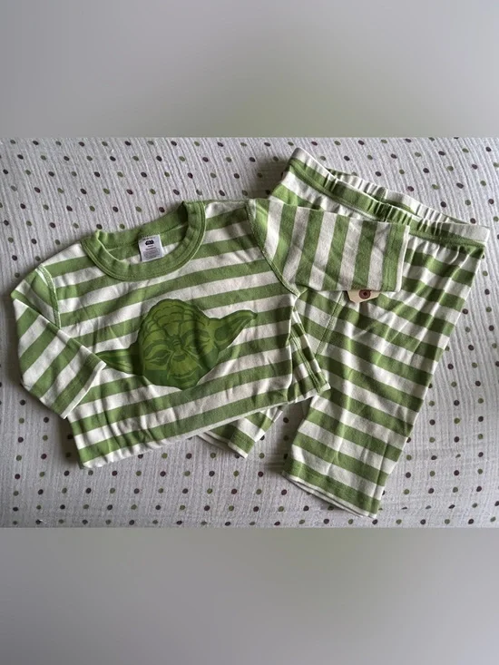 Hanna Andersson Green and White Striped Kids Short Pajama Set with Yoda Graphic