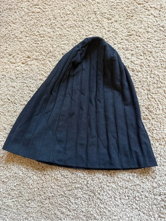 Black Ribbed Knit Beanie Hat