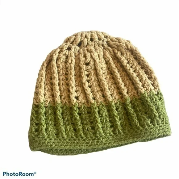 Green ombré hand knit beanie hat
