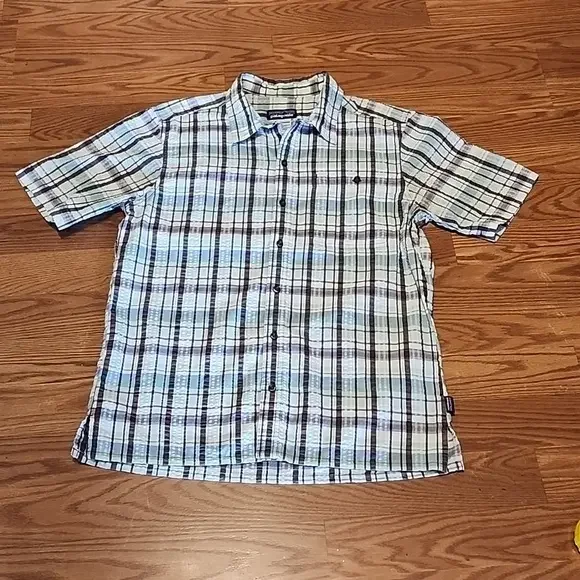 Patagonia seersucker‎ fabric button down shirt med
