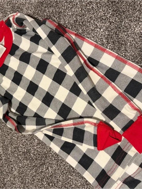 Hanna Andersson HannaJams PajamasBlack & White Buffalo Plaid Top with Red Collar
